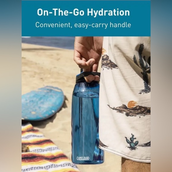 CamelBak 32oz Chute Mag Water Bottle in charcoal/blue/grey - Picture 2 of 4